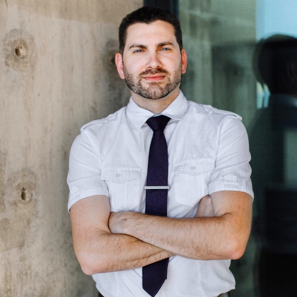 Meet your Posher, Britt - Picture 1 of 1